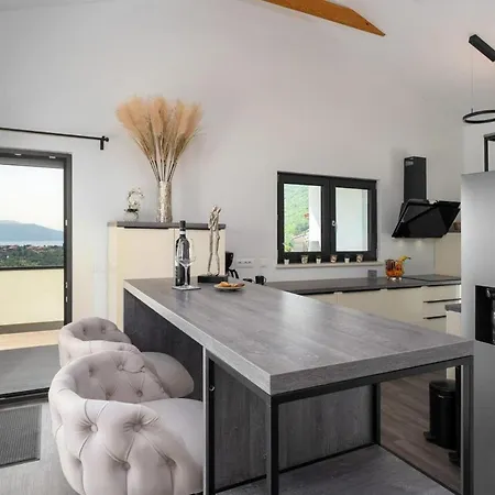 Holiday home Oliv One