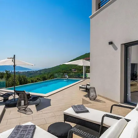 Oliv One Tatil Evi Martina